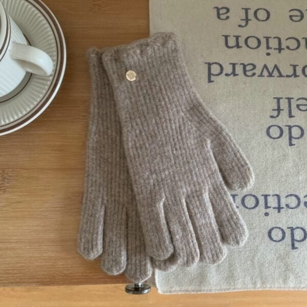 Warm Ruffled Gloves