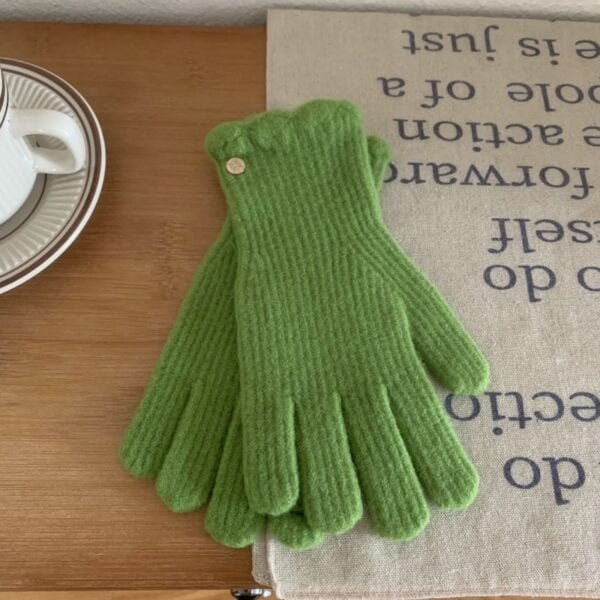 Warm Ruffled Gloves